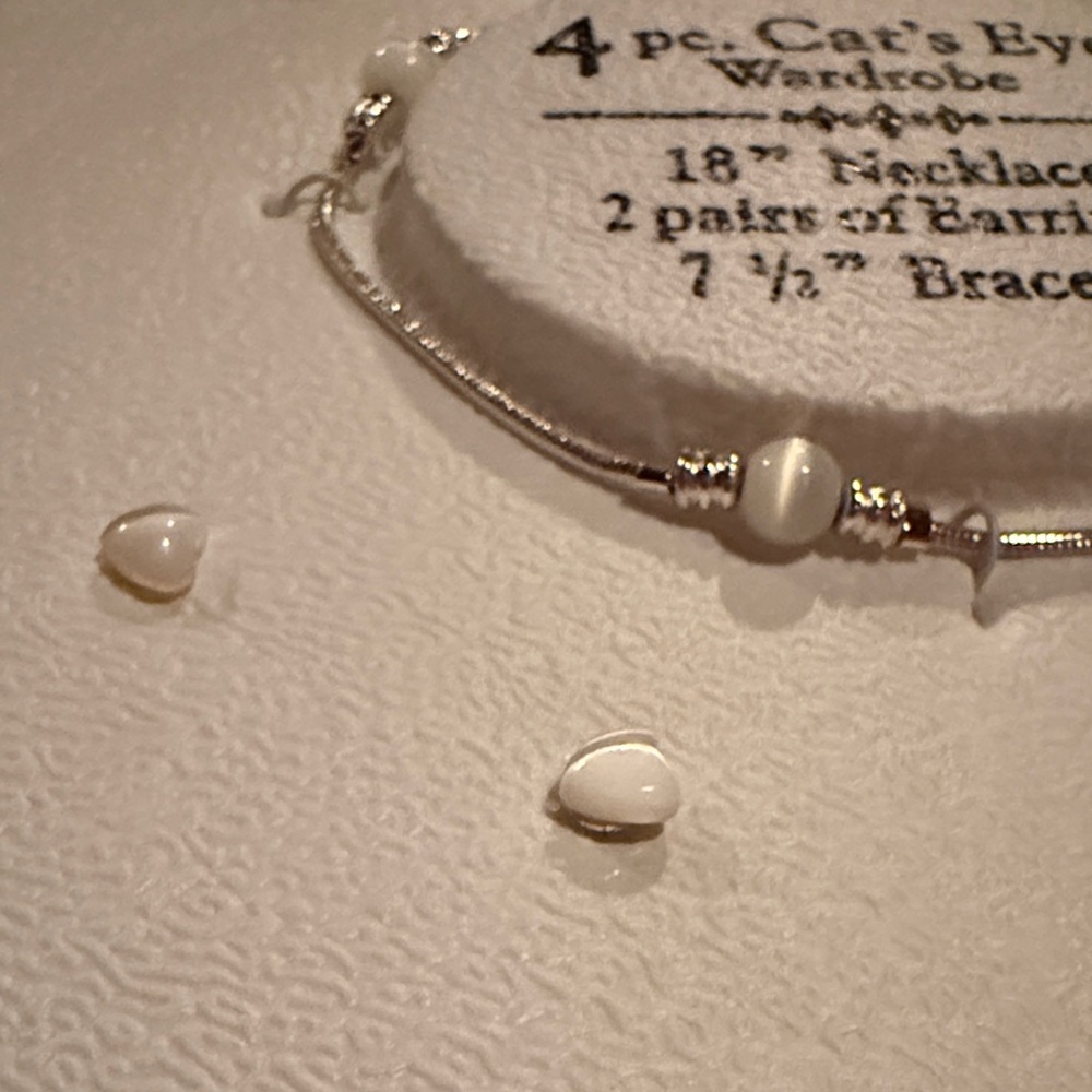 New! 3 piece Cat's Eye Jewelry Set - Picture 4 of 7